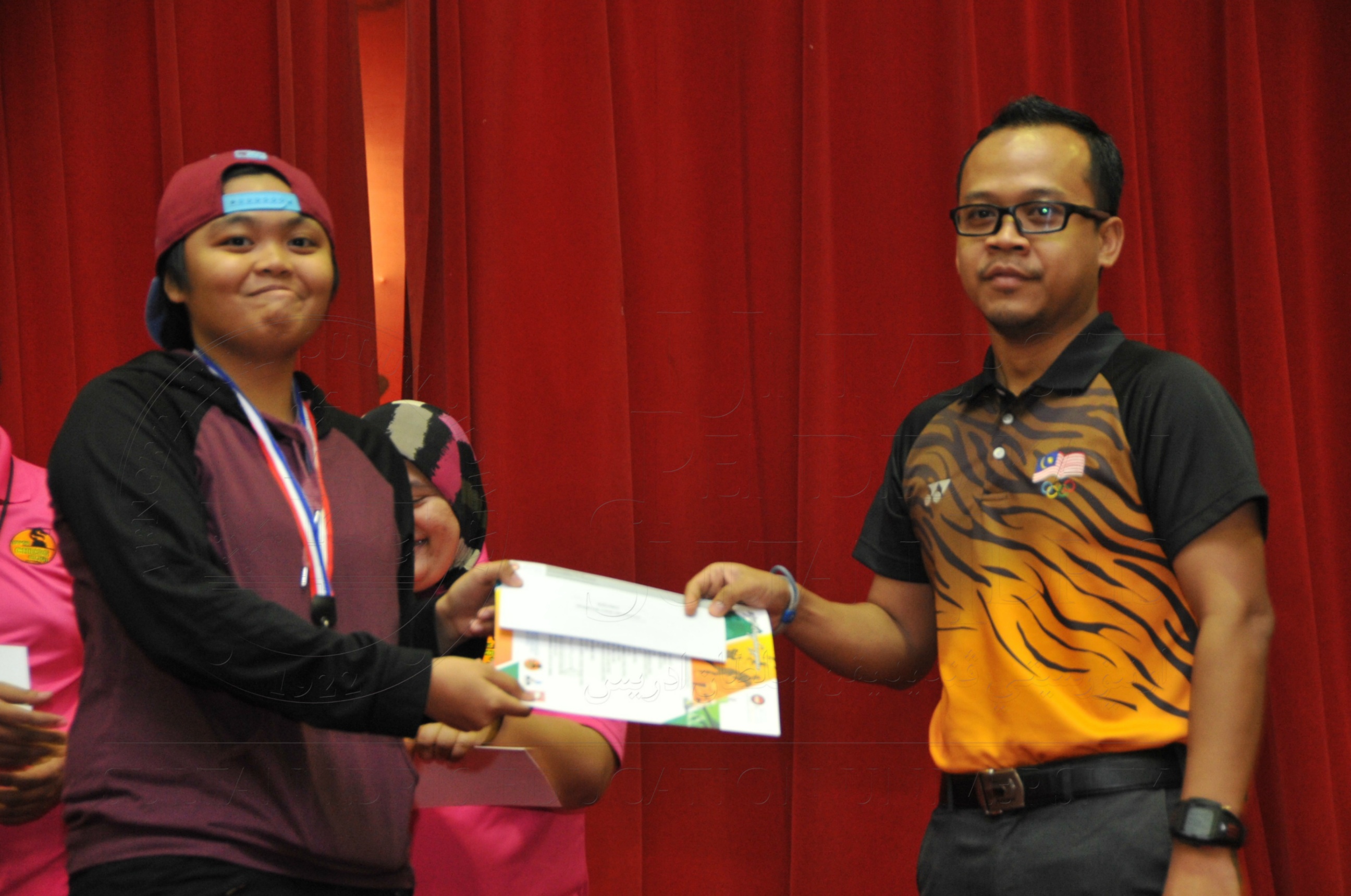 PRO15 158 CATUR HAS 9558